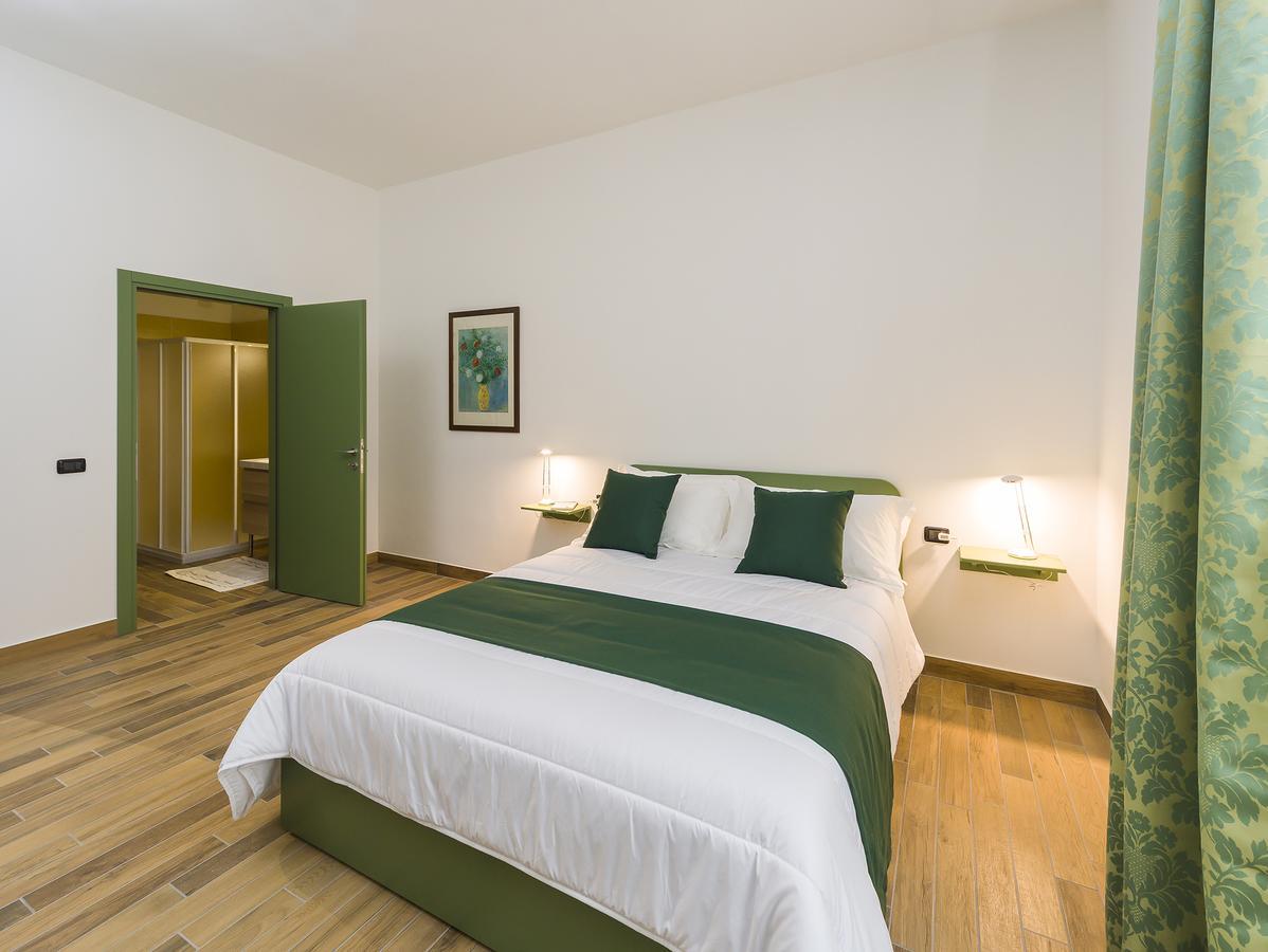 La Nostra Casa In Centro Hotell Lecco Exteriör bild