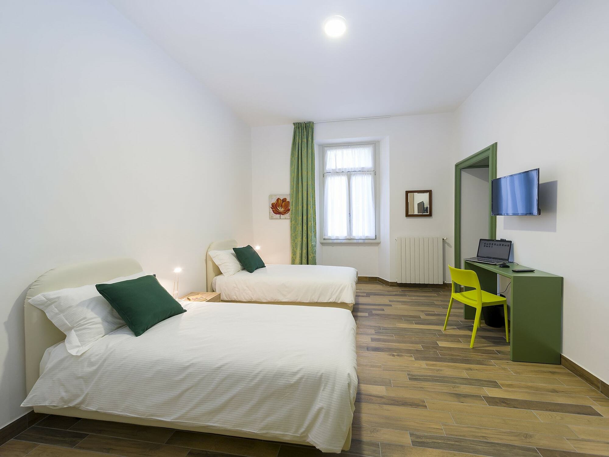 La Nostra Casa In Centro Hotell Lecco Exteriör bild